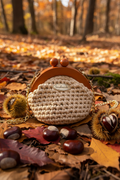 Borsa tra foglie e castagne