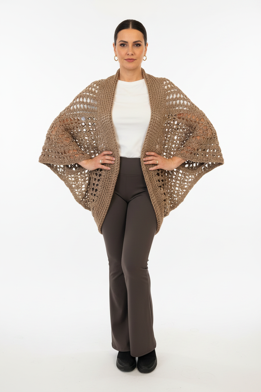 Modella frontale con cardigan
